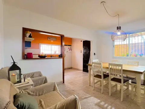 Depto Tipo Casa 3 ambientes con 2 baños