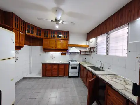 Depto Tipo Casa 3 ambientes con 2 baños