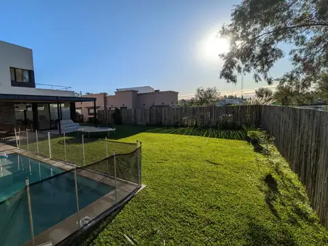 Casa en venta en Santa Emilia