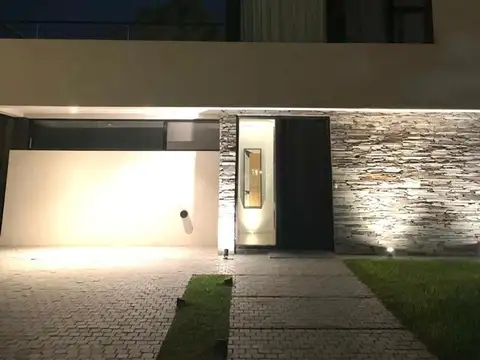 Casa en Venta en Pilar del Este - Santa Emilia, USD 210.000