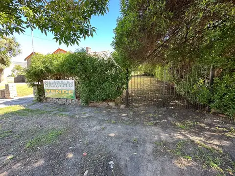 TERRENO A 1 CUADRA DEL MAR EN BARRIO PUNTA MOGOTES SOBRE CALLE GARCIA LORCA !