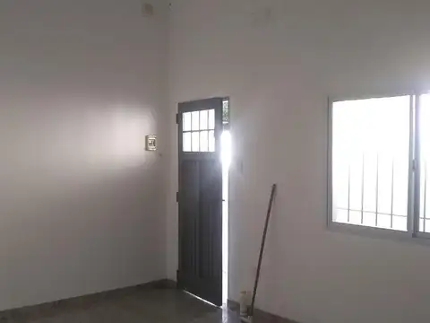 Depto Tipo Casa en Venta en El Palomar, USD 65.000