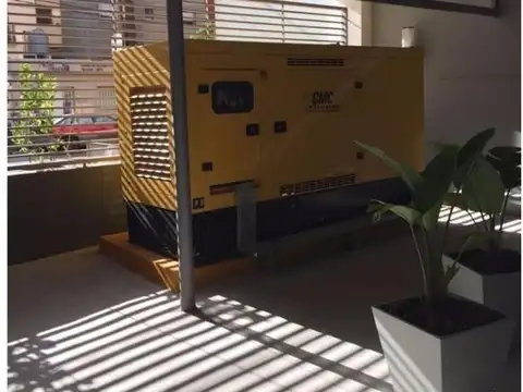 Las Lomitas excelente ubicacion, amplio y luminoso al frente