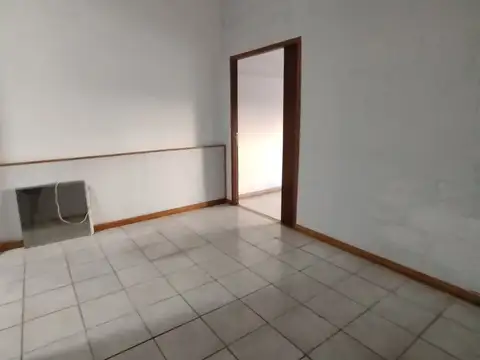 Depto Tipo Casa en Alquiler en Moron, $ 600.000