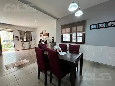 Casa en Venta con 1 cochera