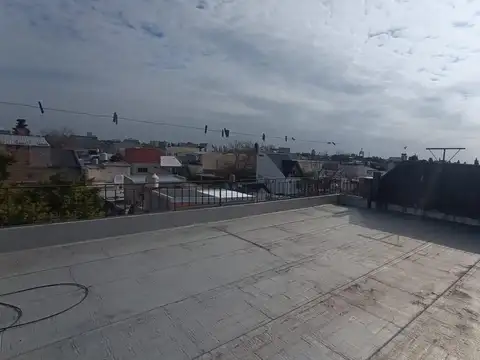 Depto Tipo Casa en Alquiler de 4 ambientes