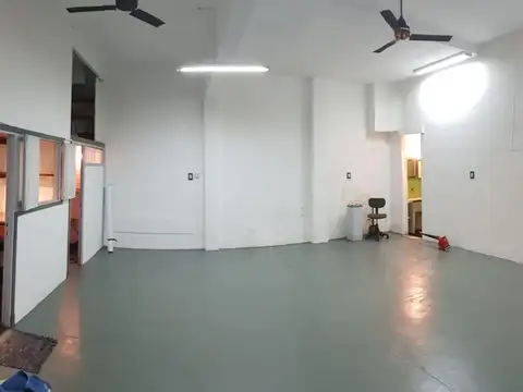 Venta Excelente Local Para Depósito o Taller Zona Olivos