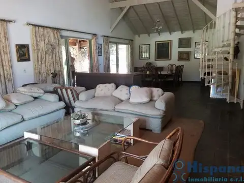 Quinta en Venta con 2 cocheras