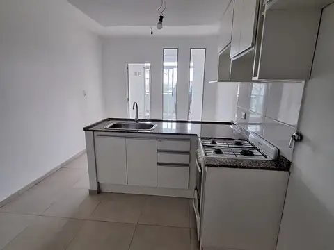 Departamento en Alquiler en Echesortu, $ 550.000