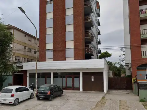 Avenida 3 n° 4363 e/ Paseo 142 y Paseo 144