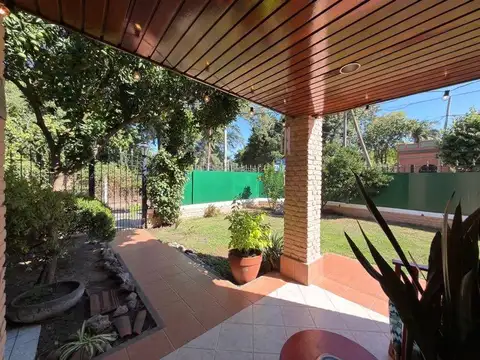 Venta casa 5 ambientes San Andres Barrio Golf-parque-parrilla-2 cocheras- APTO CRÉDITO-PERMUTA