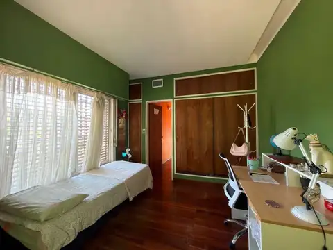 Venta casa 5 ambientes San Andres Barrio Golf-parque-parrilla-2 cocheras- APTO CRÉDITO-PERMUTA