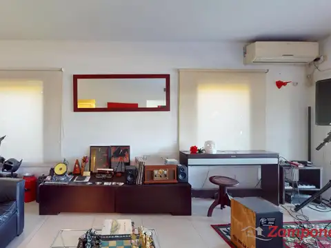 Casa en Venta con 4 cocheras