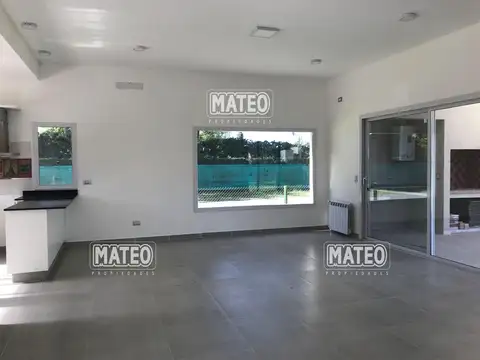 Casa 4 ambientes con 2 baños