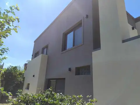 Casa en Alquiler en Mapuche Country Club, USD 1.900