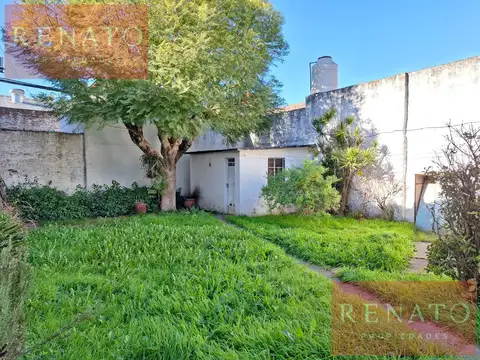 CHALET 4 AMBIENTES PARA ACTUALIZAR CON AMPLIO JARDÍN - MUNRO -