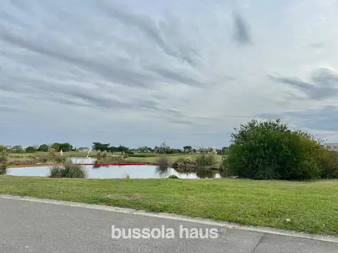 Terreno en Venta en El Cantón - Barrio Golf, USD 89.000