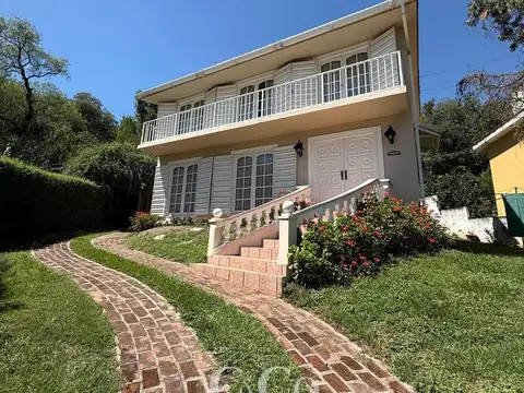 GRAN CHALET DE 3 DORMITORIOS Y PISCINA EN  B° LAS VERTIENTES - VILLA CARLOS PAZ