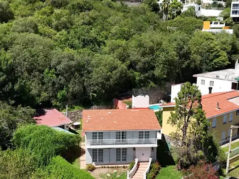 Casa 6 ambientes con 3 baños