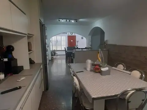 VENTA  OPORTUNIDAD CASA  BARRIO AERONAUTICO HERAS