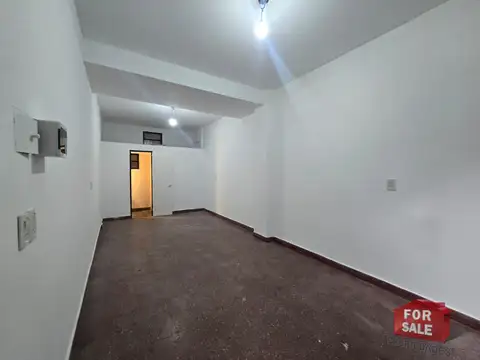 Local en Venta Via Púb.