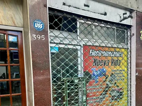 Local en centro de L. de Zamora con entrepiso - Gorriti 395