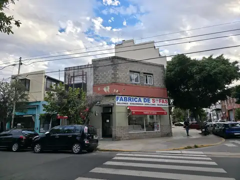 EN VENTA LOCAL CON VIVIENDA Y DEPOSITO