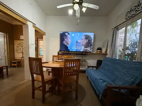 Casa 5 ambientes con 1 baño