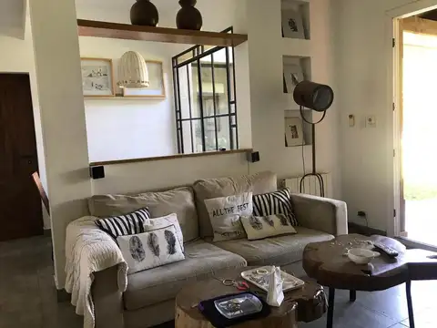 Casa en Alquiler Temporal con 1 cochera