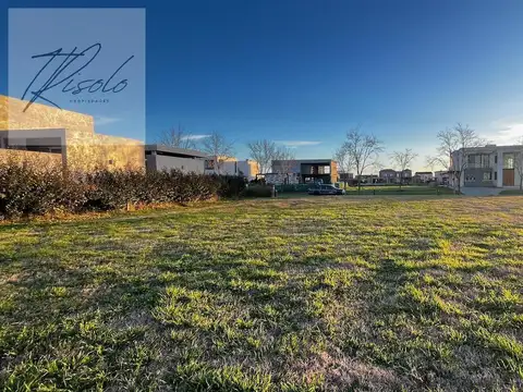 Puertos / Marinas al 100. Lote a Laguna Central