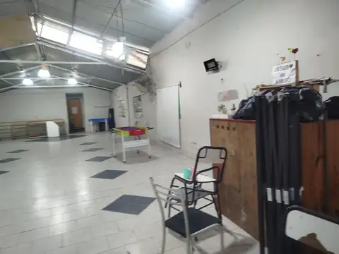 VENTA GALPON  COMPLETAMENTE CERRADO IDEAL INVERSOR APTO CREDITO PRIVADO  PASO DEL REY