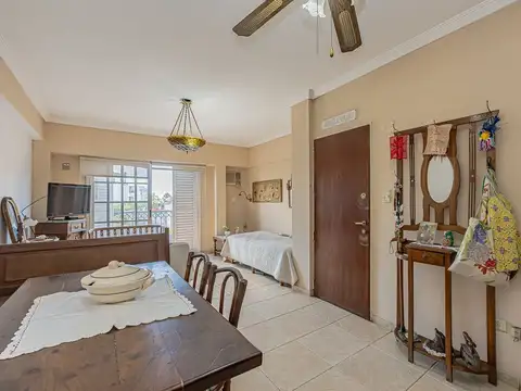 Venta dpto 2 amb- con Balcón al Frente Ramos Mejía