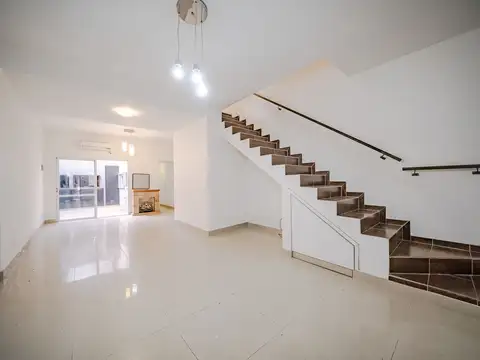 VENTA CASA 4 AMBIENTES VILLA URQUIZA - PERMUTA