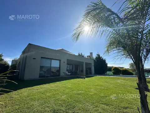 CASA EN  VENTA EL CANTON NORTE -  AL AGUA - MAROTO PROPIEDADES-