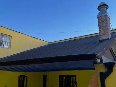 Casa 5 ambientes con 1 baño