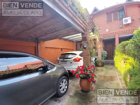 VENTA DÚPLEX 5 AMBIENTES CON DOBLE COCHERA CUBIERTA PILETA Y PARILLA