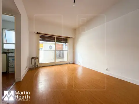 - Alquiler - Monoambiente con Cocina Independiente. Apto Profesional.