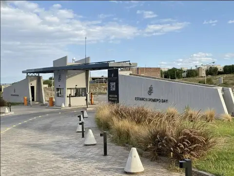 Terreno en venta Estancia Romero Day 513m2