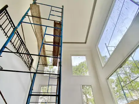 Casa 5 ambientes con 2 baños