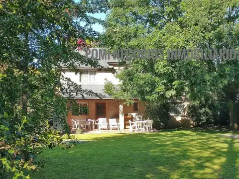 Casa en Venta con 2 cocheras