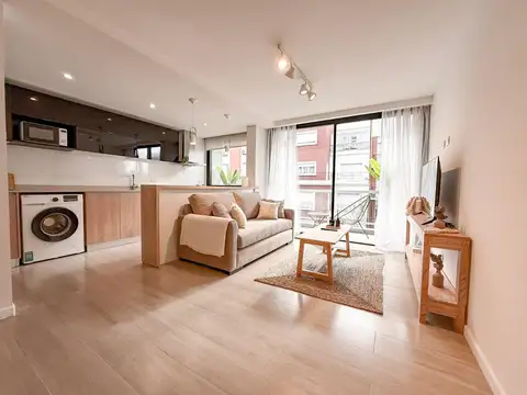 Departamento de dos ambientes al frente con balcón, Moreno 2100, Centro