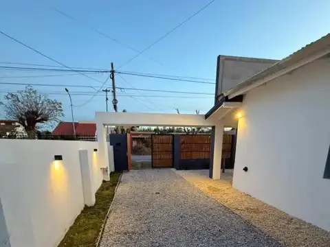 Casa 3 ambientes con 1 baño