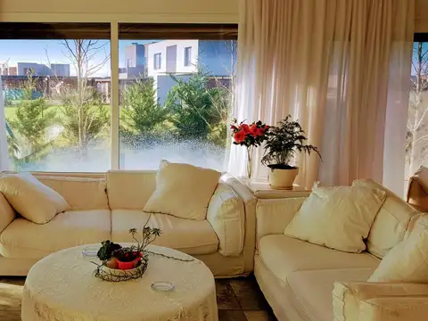 Casa en Venta al Oeste