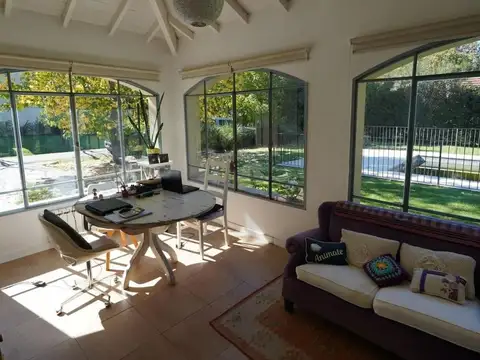 Casa 4 ambientes con 4 baños