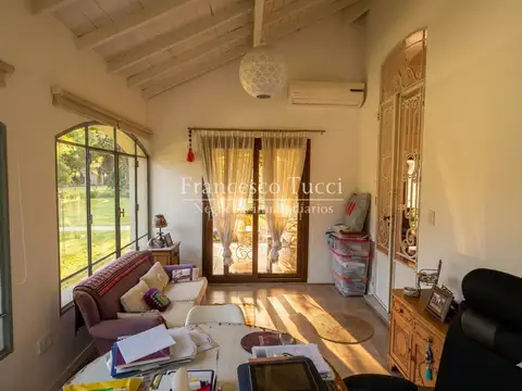 Casa en Venta con 3 cocheras