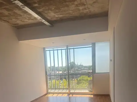 Oficina en Alquiler con 1 cochera