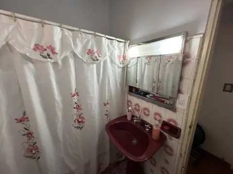 Depto Tipo Casa 4 ambientes con 2 baños