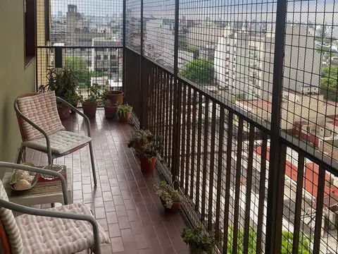DEPARTAMENTO EN EXCELENTE UBICACION SEGURIDAD 24 HS.