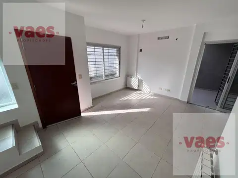 Casa en Alquiler con 1 cochera