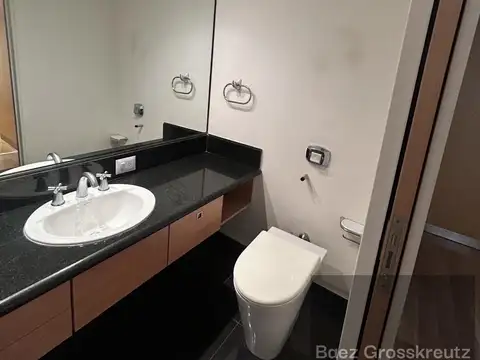 Departamento 8 ambientes con 2 baños